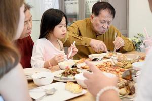 jantar com a família foto