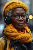 ai gerado fechar-se retrato do a idosos africano americano mulher vestindo fones de ouvido em uma cidade rua foto