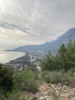 Visão do a Vila perto a mar a partir de montar peru, Antalya província foto