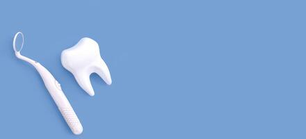 a conceito do odontologia. uma espelho para examinando a oral cavidade e uma dente em uma azul fundo. exame às a dentista. plano deitar, topo visualizar.banner. cópia de espaço. foto