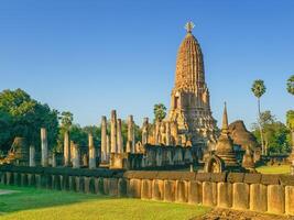 wat phra sri Rattana Mahathat rajaworavuharn têmpora dentro si satchanalai histórico parque, Tailândia foto