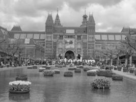 a cidade de amsterdã na holanda foto