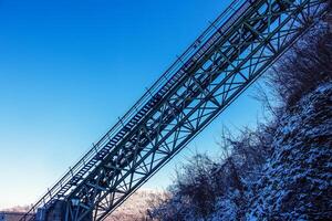 funicular dentro Salzburg dentro Áustria em uma lindo inverno dia. festungsbahn. foto