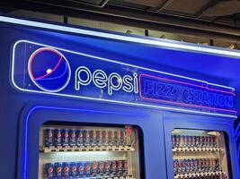 Bangkok, Tailândia janeiro 25, 2024 Pepsi efervescente estação placa. Pepsi é uma carbonatado suave beber com uma Cola sabor, fabricado de Pepsico. foto