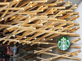 fukuoka, Japão novembro 18, 2023 starbucks dazaifu tenmangu loja dentro fukuoka. starbucks é americano multinacional café casa cadeia este fundado dentro 1971. foto