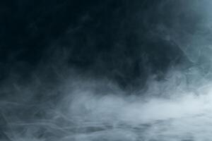 textura do branco fumaça em uma Preto fundo foto