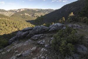 paisagens e trilhas do a lindo natureza do a serra de Cazorla, Jaén, Espanha. natureza período de férias conceito. foto