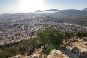 caminhos por aí santa catalina castelo dentro Jaén, Espanha. magnífico Visualizações às a topo do a santa catalina colina. foto