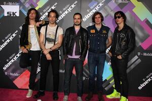 músicos usuario valensi, Albert presunto Jr., fabrizio Moretti, Nikolai fratura e juliano casablancas do a golpes foto