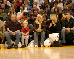 Sharon pedra filho ruão e amigos Harlem globetrotters jogos grampos Centro los anjos, ca fevereiro 20, 2006 foto