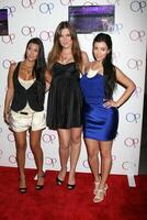 Courtney, Khloé, Kim kardashian op de Anúncios campanha lançamento beverly colinas, ca Junho 3, 2008 foto