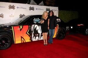 los angeles - outubro 22 gene simmons Shannon tweed chega às a comício para crianças com Câncer começo festa 2010 às Roosevelt hotel em Outubro 22, 2010 dentro los anjos, ca foto