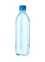plástico água garrafas isolado em branco foto