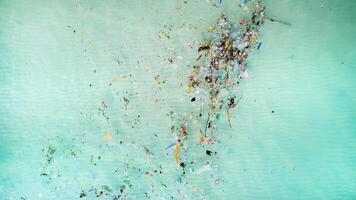 oceano poluição crise, aéreo detritos Visão foto