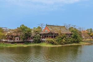 confúcio têmpora às lótus lagoa dentro kaohsiung, Taiwan foto