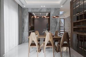 formal jantar quarto com uma conjunto do madeira mesa e cadeiras e uma lustre com janelas e natural luzes foto