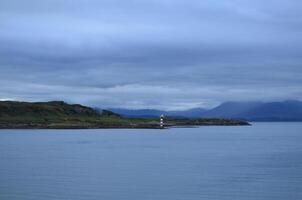 Kerrera norte cuspir farol dentro oban baía foto