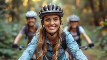 ai gerado mulher equitação bicicleta baixa floresta trilha foto