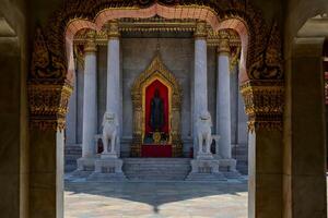 atrás wat benchamabophit Igreja Bangkok, Tailândia foto