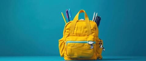 ai gerado a equipamento inclui escola suprimentos dentro a costas do amarelo mochila foto