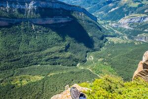 desfiladeiro dentro ordesa nacional parque, Pirinéus, huesca, Aragão, Espanha foto