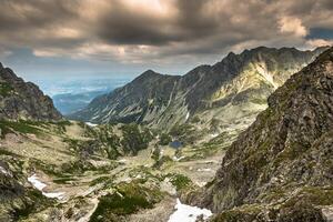 vista das montanhas tatra da trilha de caminhada. Polônia. Europa. foto