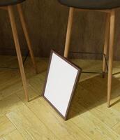 pequeno simples minimalista quadro, Armação brincar deixando em a Barra cadeira foto