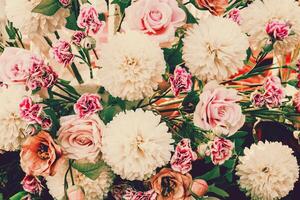 lindo vintage estilo flor ramalhete para fazer cumprimento cartões. artificial flores para decoração foto