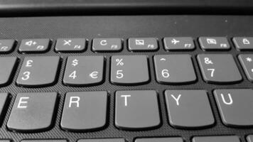 imagem do uma Preto computador portátil teclado foto