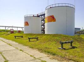 tanques para óleo armazenamento foto
