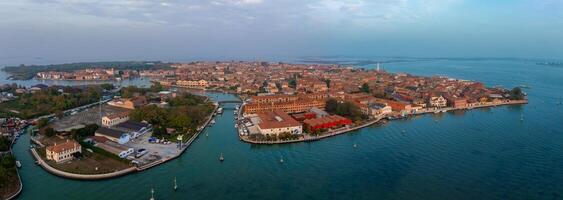 aéreo Visão do murano ilha dentro Veneza lagoa, Itália foto