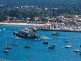 lindo aéreo Visão do a Monterey Cidade dentro Califórnia foto