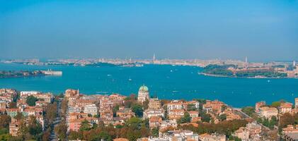 vista aérea da ilha de lido de venezia em veneza, itália. foto