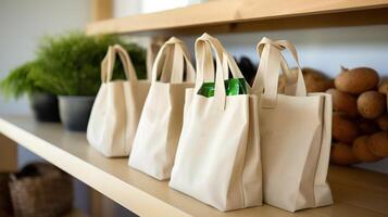 eco bolsas em uma estante dentro a cozinha. foto