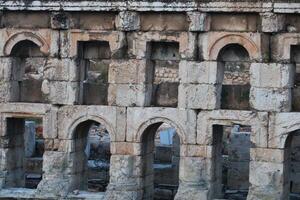 basílica terma é a antigo romano spa Cidade localizado dentro a yozgat província do peru. a banho estava construído dentro a 2º século e usava dentro bizantino, selcuk e otomano período foto