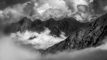 montanha panorama do a stubai Alpes foto