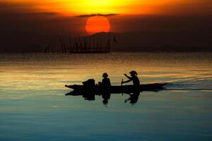 o barco de pesca foto