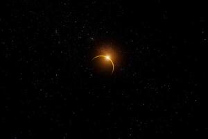 solar eclipse com Estrela foto