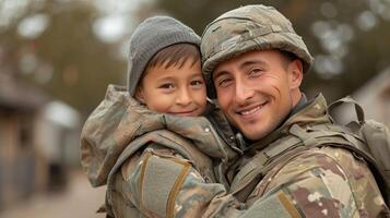 ai gerado americano sorridente jovem bonito soldado segurando uma Garoto dentro dele braços foto