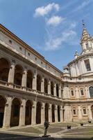 grande igreja no centro de roma, itália. foto