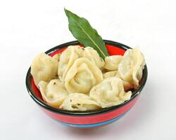 carne dumplings - russo pelmeni - com louro foto