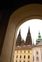 vista da cidade velha de praga - edifícios antigos foto