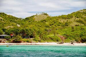 lindo mar azul das ilhas similan na tailândia, ásia foto