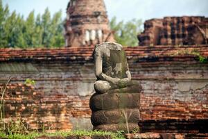 pagode no templo de wat chaiwattanaram, ayutthaya, tailândia foto