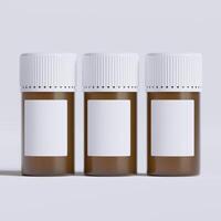frasco do pílulas com em branco rótulo, isolado em branco fundo. fechadas remédio garrafa isolado em branco fundo 3d ilustração foto