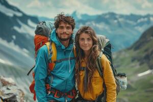 ai gerado aventureiro casal em montanha caminhada foto