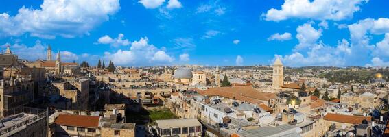 Israel, panorâmico Horizonte Visão do Jerusalém velho cidade dentro histórico Centro com torre do david dentro a fundo foto