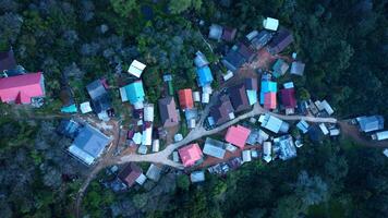 aéreo Visão do irmão-lhang Vila, uma montanha Vila dentro norte tailândia. foto