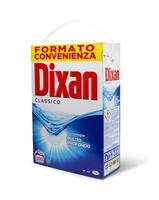 dixano lavanderia detergente é uma marca do lavanderia detergente produzido dentro Itália fez licenciado de Henkel. foto