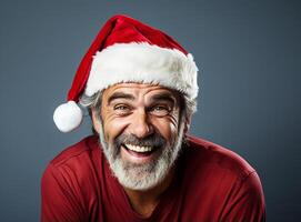 ai gerado alegre santa noel. Natal, Novo ano e celebração conceito - sorridente santa claus hipster dentro vermelho chapéu. Natal homem com barba. foto